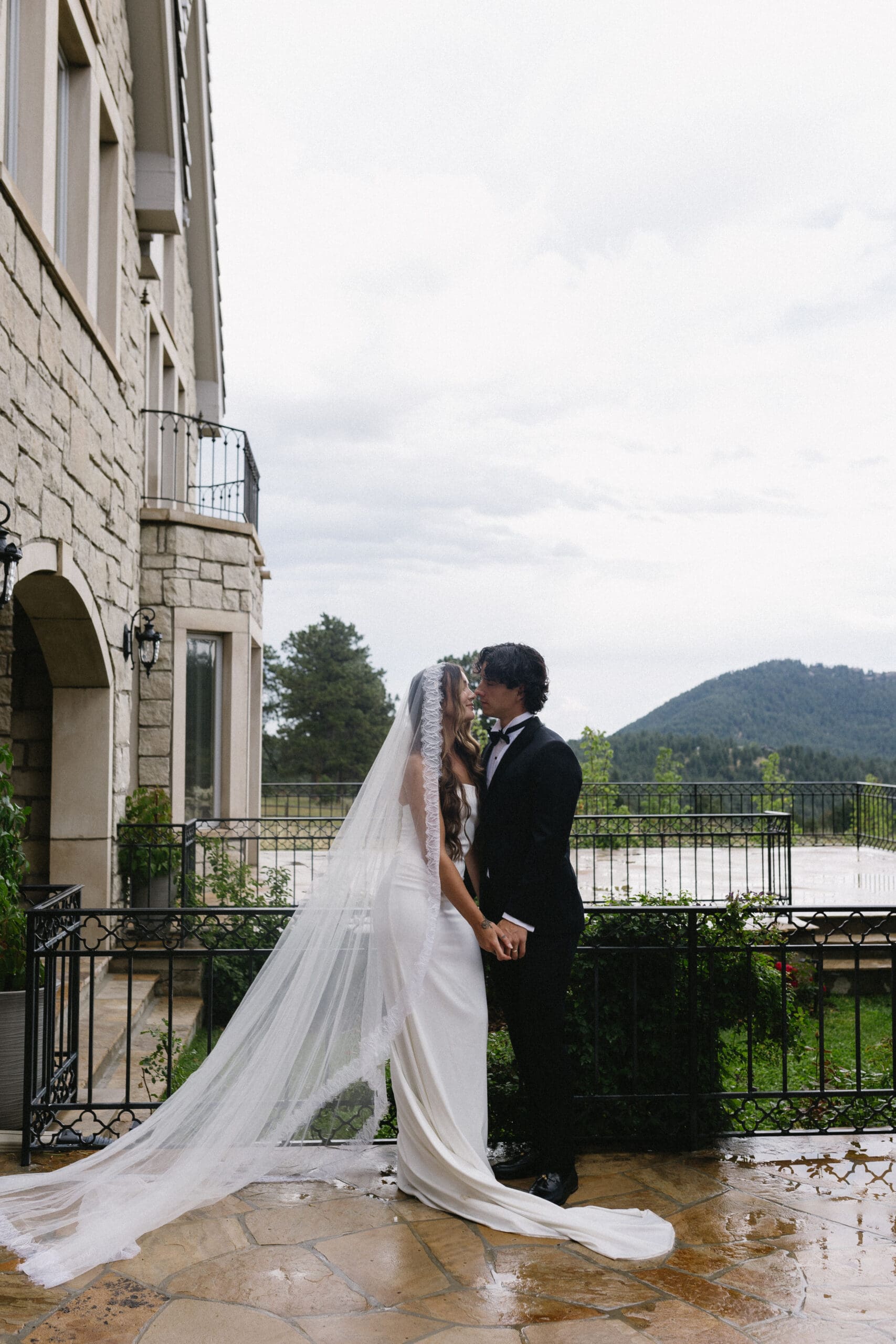 Bride & Groom at Greystone Castle